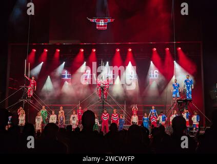 Kanada, Provinz Québec, Trois-Rivières, Cirque du Soleil zeigt zum Thema Eishockey in Hommage an den berühmten Spieler Guy Lafleur Stockfoto