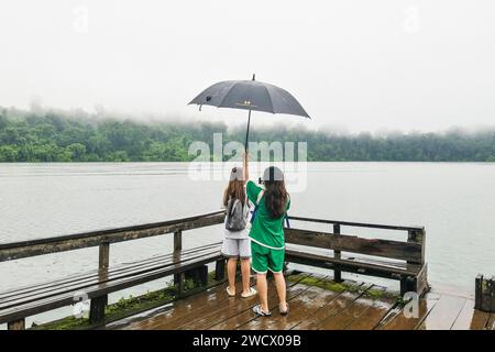 Kambodscha, Region Ratanakiri, Banlung, Yeak Loam Lake Stockfoto