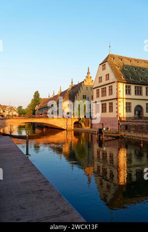 Frankreich, Bas Rhin, Straßburg, Altstadt, die von der UNESCO zum Weltkulturerbe erklärt wurde, pont du Corbeau, Historisches Museum von Straßburg Stockfoto