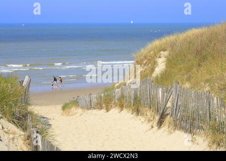 Frankreich, Nord, Umgebung von Dünkirchen, Zuydcoote, Strandpromenade am Rande der Nordsee Stockfoto