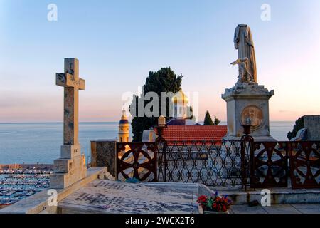 Frankreich, Alpes Maritimes, Menton, Altstadt, Friedhof der alten Burg, mit Blick auf die Bucht von Garavan Stockfoto