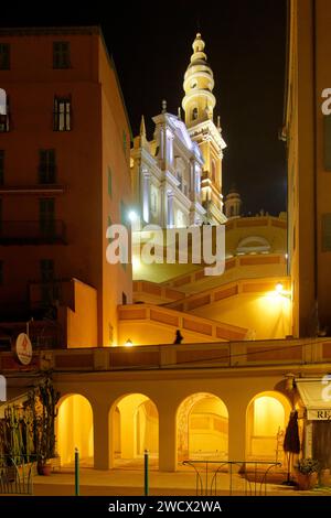 Frankreich, Alpes Maritimes, Cote d'Azur, Menton, Treppe zur Basilika Saint Michel Archange Stockfoto