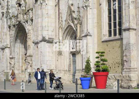 Frankreich, Nord, Dunkirk, Kirche Saint-Eloi, Fassade aus dem Ende des 19. Jahrhunderts mit Bombeneinschlägen aus dem Zweiten Weltkrieg Stockfoto