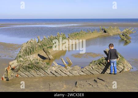 Frankreich, Nord, Umgebung von Dünkirchen, Bray-Dunes, Wrack der „Vonette“ (Dreimastschoner aus dem Jahr 1921, der nach einem Sturm im Jahr 1929 abgelegt wurde) Stockfoto