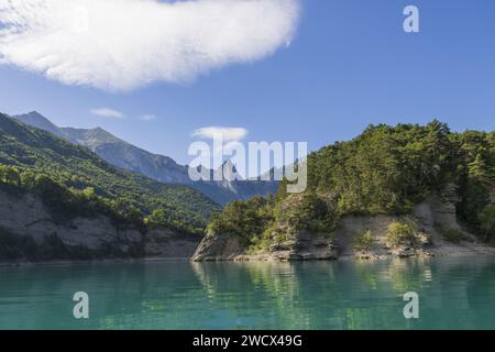 Frankreich, Isere, Souloise Schluchten, Sautet See und der Obiou Berg in der Nähe von Corps Dorf entlang Napoleon Trail (aus der Vogelperspektive) Stockfoto