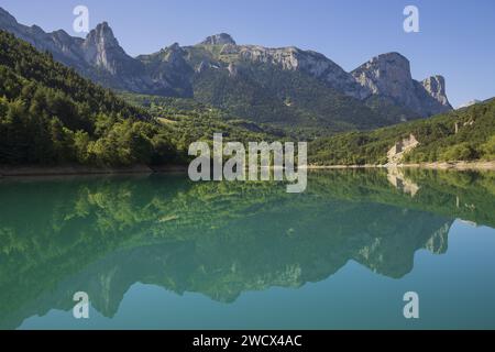 Frankreich, Isere, Souloise Schluchten, Sautet See und der Obiou Berg in der Nähe von Corps Dorf entlang Napoleon Trail (aus der Vogelperspektive) Stockfoto