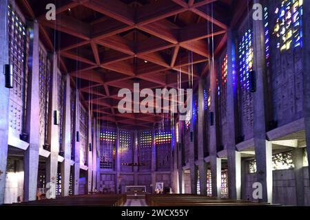 Frankreich, Meurthe-et-Moselle, Kirche Saint-Rémy de Baccarat, Buntglasfenster Stockfoto