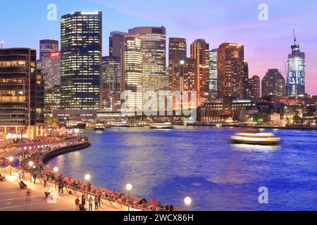 Australien, New South Wales, Sydney, Blick auf Sydney Cove und den Central Business District (CBD) vom Sydney Opera House aus Stockfoto