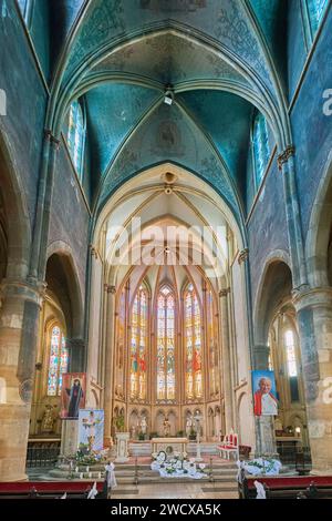 Frankreich, Moselle, Metz, Place Jeanne d'Arc, Kirche Sainte Segolene, das Schiff und der gotische Chor Stockfoto