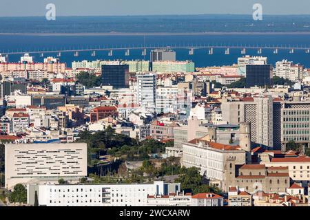 Portugal, Lissabon, Monsanto Park, Aussichtspunkt des ehemaligen Restaurants Monsanto Panorâmico, Stadt ​​view Stockfoto