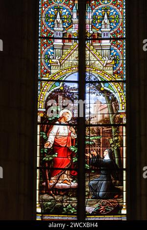 Frankreich, Meurthe et Moselle, Nancy, St. Joseph Kirche im Jahre 1905 erbaut im neo-romanischen Stil vom Architekten Leopold Amedee Hardy, Buntglasfenster des Glasmeisters Nancy Victor Höner, das 1675 die Erscheinung des Heiligen Herzens Jesu an die Heilige Margarete Marie Alacoque in Paray le Monial in der Rue Mon Wüste darstellt Stockfoto