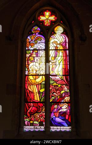 Frankreich, Meurthe et Moselle, Nancy, Saint Vincent et Saint Fiacre Kirche, erbaut vom Architekten Prosper Morey im neogotischen Stil, eröffnet 1855 in der Rue de Metz, Buntglasfenster im Art déco-Stil von den Glasmachern von Nancy Atelier Benoit Freres im Jahr 1937, das eine Episode des Lebens Jesu Christi darstellt, eines der Ereignisse seiner Passion, der Qualen im Ölgarten, auch Gethsemani genannt Stockfoto