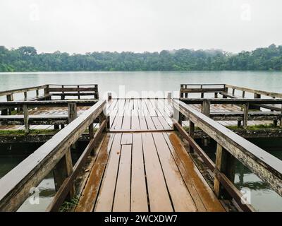 Kambodscha, Region Ratanakiri, Banlung, Yeak Loam Lake Stockfoto