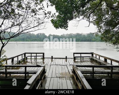 Kambodscha, Region Ratanakiri, Banlung, Yeak Loam Lake Stockfoto