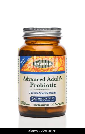 IRVINE, KALIFORNIEN - 12. JAN 2024: Eine Flasche Flora Advanced Adult Probiotic Stockfoto