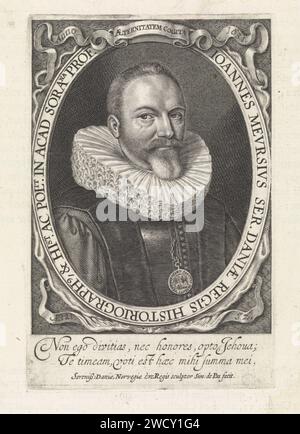Portret van Johannes Meursius, Simon Van de Passe, 1631 Druck Porträt des Klassizismus und Historikers Johannes Meursius, im Alter von 52 Jahren. Er war Professor an der Universität Leiden und der Universität Sorø. Er trägt ein Medaillon mit dem geflügelten Löwen des Evangelisten Marcus, dem Symbol Venedigs. Am Rand des Rahmens Name und Funktion der dargestellten Person in lateinischer Sprache. Am oberen Rand des Rahmens steht ein lateinisches Motto. Am Rand eine zweiseitige Beschriftung in lateinischer Sprache. Kopenhagen (Stadt) Papierstich / Buchdruck Löwe (möglicherweise mit Buch)  Symbol der St.. Markieren Stockfoto
