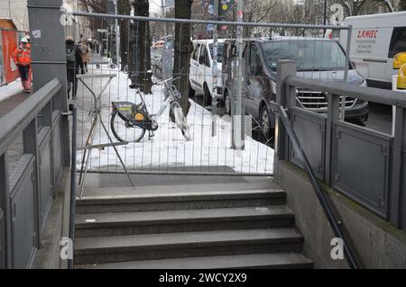 Berlin, Deutschland - 17. Januar 2024 . Die S-Bahn-Station unter den Linden ist geschlossen. (Foto: Markku Rainer Peltonen) Stockfoto