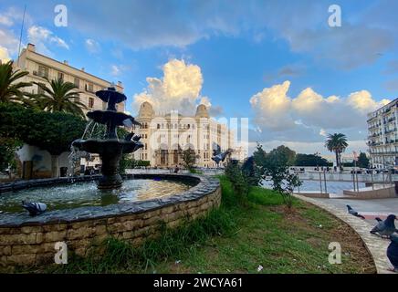 La Grande Poste Algier ist ein Gebäude von Neo-maurischen Stil baute Arabisance in Algier im Jahre 1910 von Henri-Louis Jules Voinot Architekten und Marius sagte Stockfoto