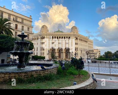 La Grande Poste Algier ist ein Gebäude von Neo-maurischen Stil baute Arabisance in Algier im Jahre 1910 von Henri-Louis Jules Voinot Architekten und Marius sagte Stockfoto