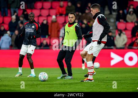 Eindhoven, Niederlande. Januar 2024. EINDHOVEN, 17-01-2024, PSV Stadium, Saison 2023/2024 niederländischer Fußball TOTO KNVB beker, PSV Spieler während des Aufwärmens Credit: Pro Shots/Alamy Live News Stockfoto