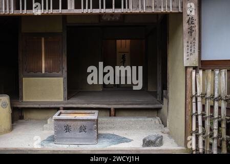 Kinkaku-ji, offiziell Rokuon-ji genannt, ist ein buddhistischer Zen-Tempel in Kyoto, Japan Stockfoto