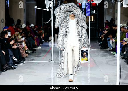 Paris, Frankreich. Januar 2024. BLUEMARBLE Herbst/Winter 2024-2025 Runway während der Paris Fashion Week Herrenmode am 2024. Januar in Paris; Frankreich 17/01/2024 Credit: dpa/Alamy Live News Stockfoto