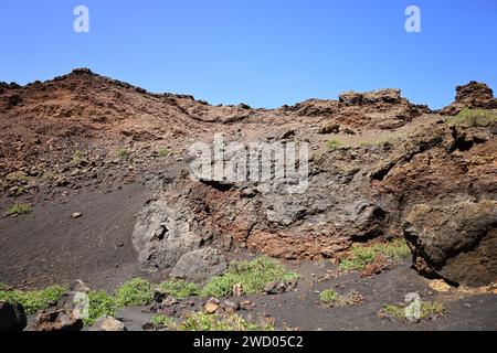 Caldera del Cuervo ist ein Vulkan auf der Insel Lanzarote auf den Kanarischen Inseln Stockfoto