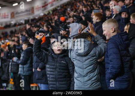 Blackpool, Großbritannien. Januar 2024. Blackpool Fans während des Emirates FA Cup Third Round Replay Matches Blackpool vs Nottingham Forest in der Bloomfield Road, Blackpool, Vereinigtes Königreich, 17. Januar 2024 (Foto: Gareth Evans/News Images) in Blackpool, Vereinigtes Königreich am 17. Januar 2024. (Foto: Gareth Evans/News Images/SIPA USA) Credit: SIPA USA/Alamy Live News Stockfoto