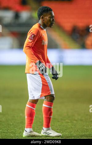 Blackpool, Großbritannien. Januar 2024. Karamoko Dembélé von Blackpool während des Emirates FA Cup Third Round Replay Match Blackpool vs Nottingham Forest in der Bloomfield Road, Blackpool, Vereinigtes Königreich, 17. Januar 2024 (Foto: Gareth Evans/News Images) in Blackpool, Vereinigtes Königreich am 17. Januar 2024. (Foto: Gareth Evans/News Images/SIPA USA) Credit: SIPA USA/Alamy Live News Stockfoto