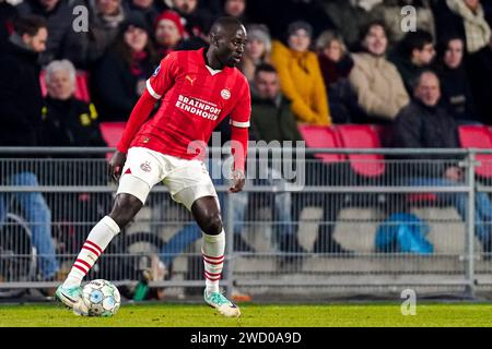 Eindhoven, Niederlande. Januar 2024. EINDHOVEN, NIEDERLANDE – 17. JANUAR: Jordan Teze von PSV läuft mit dem Ball während des TOTO KNVB Cup-Spiels zwischen PSV und FC Twente im Philips Stadion am 17. Januar 2024 in Eindhoven, Niederlande. (Foto: Joris Verwijst/Orange Pictures) Credit: dpa/Alamy Live News Stockfoto