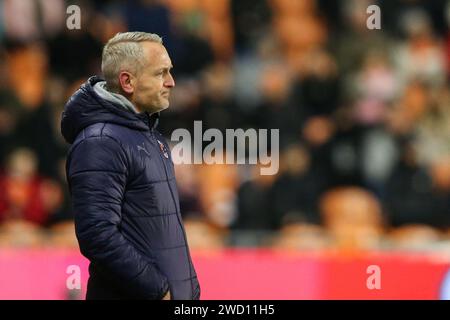 Blackpool, Großbritannien. Januar 2024. Neil Critchley Manager von Blackpool während des Emirates FA Cup Third Round Replay Match Blackpool vs Nottingham Forest in der Bloomfield Road, Blackpool, Vereinigtes Königreich, 17. Januar 2024 (Foto: Gareth Evans/News Images) in Blackpool, Vereinigtes Königreich am 17. Januar 2024. (Foto: Gareth Evans/News Images/SIPA USA) Credit: SIPA USA/Alamy Live News Stockfoto