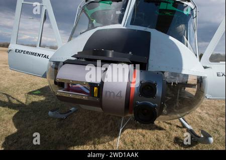 Ein UH-1 Huey mit einem autonomen Luftfracht-/Versorgungssystem. Stockfoto