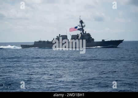 Die USS Wayne E. Meyer durchquert das Südchinesische Meer. Stockfoto