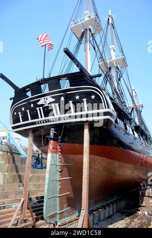 Die USS Constitution befindet sich im Dry Dock 1 auf der Boston Navy Yard. Stockfoto