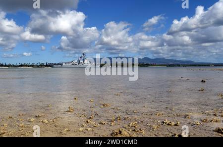 Der Raketenzerstörer USS John Finn trifft auf der Joint Base Pearl Harbor-Hickam auf Hawaii ein. Stockfoto