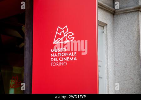 Turin , Italien - 01 12 2024 : Museo Nazionale del Cinema turin Logo und Markentext auf der Mole Antonelliana in Turin Stockfoto