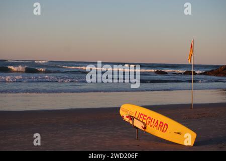 Rettungsschwimmer-Ausrüstung in Sunset Port Macquarie NSW Stockfoto