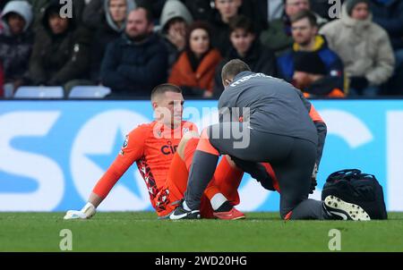 Sam Johnstone aus Crystal Palace wird medizinisch behandelt und wird verletzt ersetzt. - Crystal Palace gegen Liverpool, Premier League, Selhurst Park Stadium, Croydon, Großbritannien - 9. Dezember 2023 nur redaktionelle Verwendung - DataCo-Einschränkungen gelten. Stockfoto