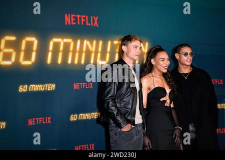 Dennis Mojen, Marie Mouroum und Emilio Sakraya beim Special Screening des Netflix Films 60 Minuten im Kino in der Kulturbrauerei. Berlin, 17.01.2024 *** Dennis Mojen, Marie Mouroum und Emilio Sakraya bei der Sondervorführung des Netflix-Films 60 Minuten in der Kulturbrauerei Berlin, 17 01 2024 Foto:Xn.xKubelkax/xFuturexImagex Minuten 4144 Stockfoto