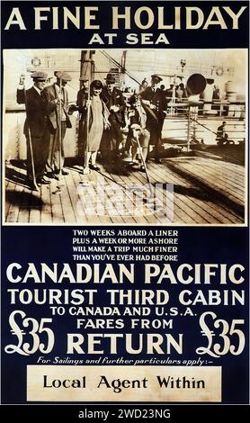'Ein SCHÖNER URLAUB AUF DEM MEER' 'KANADISCHER PAZIFIK TOURISTENHÜTTE NACH KANADA UND USA' dieses Poster aus dem Jahr 1930 wirbt für einen Urlaub auf dem Meer mit dem Kanadischen Pazifik und bietet eine zweiwöchige Linienreise. Die sepiafarbene Fotografie vermittelt die Eleganz des Reisens in jener Zeit, wobei der Schwerpunkt auf den sozialen Aspekt der Seereisen liegt. Stockfoto
