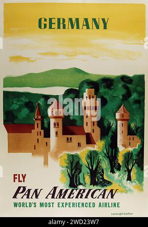 „FLY PAN AMERICAN WORLD's MOST EXPERIZED AIRLINE“ das Poster für Pan American zeigt eine ruhige und malerische Darstellung deutscher Schlösser inmitten üppiger Grünflächen mit einem goldenen Himmel. Es schlägt die romantischen und historischen Reiseziele vor, die mit panamerikanischen Flügen erreichbar sind. Der Stil ist in der Mitte des Jahrhunderts modern mit einem Hauch von Realismus in der Darstellung der Burgen und Landschaft. Die Farbpalette ist gedämpft, mit einem Schwerpunkt auf Grün und Gelb, was an die pastorale Schönheit Deutschlands erinnert. Stockfoto