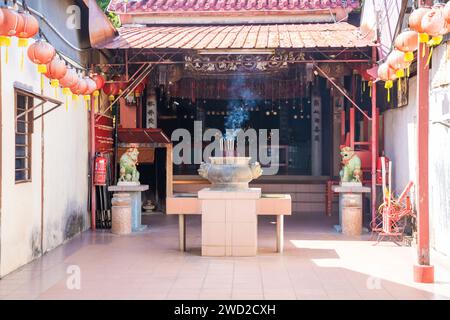 Georgetown, Malaysia – 18. Dezember 2023: Der Taoistische Tempel übersetzen sich wie ein Holzhaus in Tanjung Tokong in Georgetown, Malaysia Stockfoto