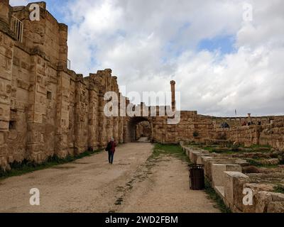 Antike römische Bauten in Jerash Stadt, Gerasa, Jordanien, hippodrom, Amphitetheater, Theater und Säulen der antiken römischen Zivilisation aus Sand Stockfoto