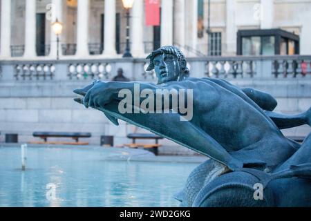 London, England, Großbritannien. Januar 2024. Die Springbrunnen am Trafalgar Square wurden gefroren, als die Temperaturen in Großbritannien stark sanken. (Kreditbild: © Tayfun Salci/ZUMA Press Wire) NUR REDAKTIONELLE VERWENDUNG! Nicht für kommerzielle ZWECKE! Stockfoto