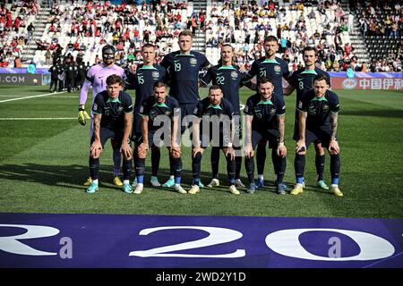 Doha, Katar. Januar 2024. Spieler aus Australien posieren für Gruppenfotos vor dem Spiel der Gruppe B zwischen Syrien und Australien beim AFC Asian Cup Qatar 2023 in Doha, Katar, 18. Januar 2024. Quelle: Jiang Han/Xinhua/Alamy Live News Stockfoto