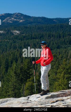 Blick vom Granit Felsen an den Kugeln, Sierra Vista National Scenic Byway, Sierra National Forest, Kalifornien Stockfoto