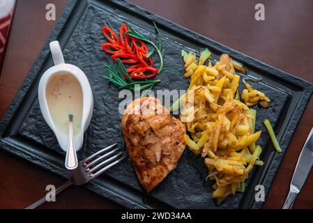 Hühnerrezept in einem Restaurant Stockfoto