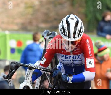 Puck Pieterse ist ein niederländischer Radfahrer, der sich auf Cyclo-Cross- und Mountainbiking spezialisiert hat. Mit 20 Jahren wurde sie die Elite Women's National Cyclocross Champion Stockfoto