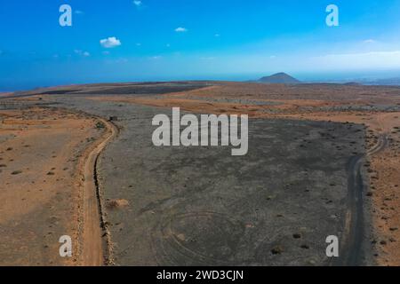 Erloschener Vulkan auf der Insel Lanzarote Blick von oben im Timanfaya Nationalpark. Drohnenaufnahme. Lanzarote, Kanarische Inseln, Spanien. Stockfoto