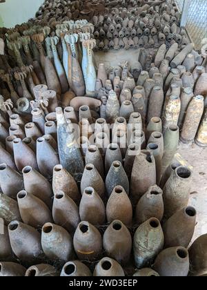 Nicht explodierte Landminen und Streubomben bleiben nach dem Krieg überall in Kambodscha aufgefangen, jetzt im Museum der Landminen in Siem Reap Kambodscha, riesiger amo Stockfoto